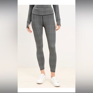 Lou & Grey Houndstooth High Waist Softsculpt Pocket 7/8 Leggings, Size Medium